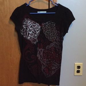 Black tee with cutoff sleeves
